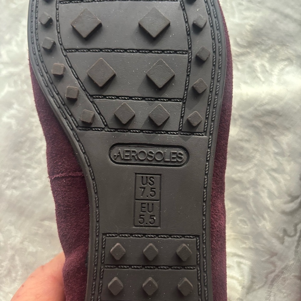 NWOT Aerosoles Burgundy Soft Suede Driving Loafers w/Tassels, Size 7.5 - Picture 10 of 11